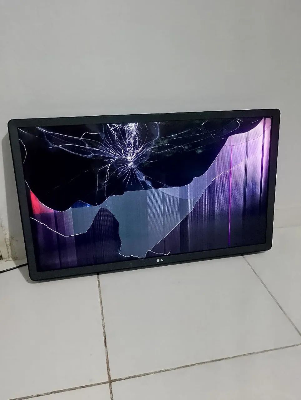 Smart TV LG 32 polegadas. defeito na tela - Foto 4