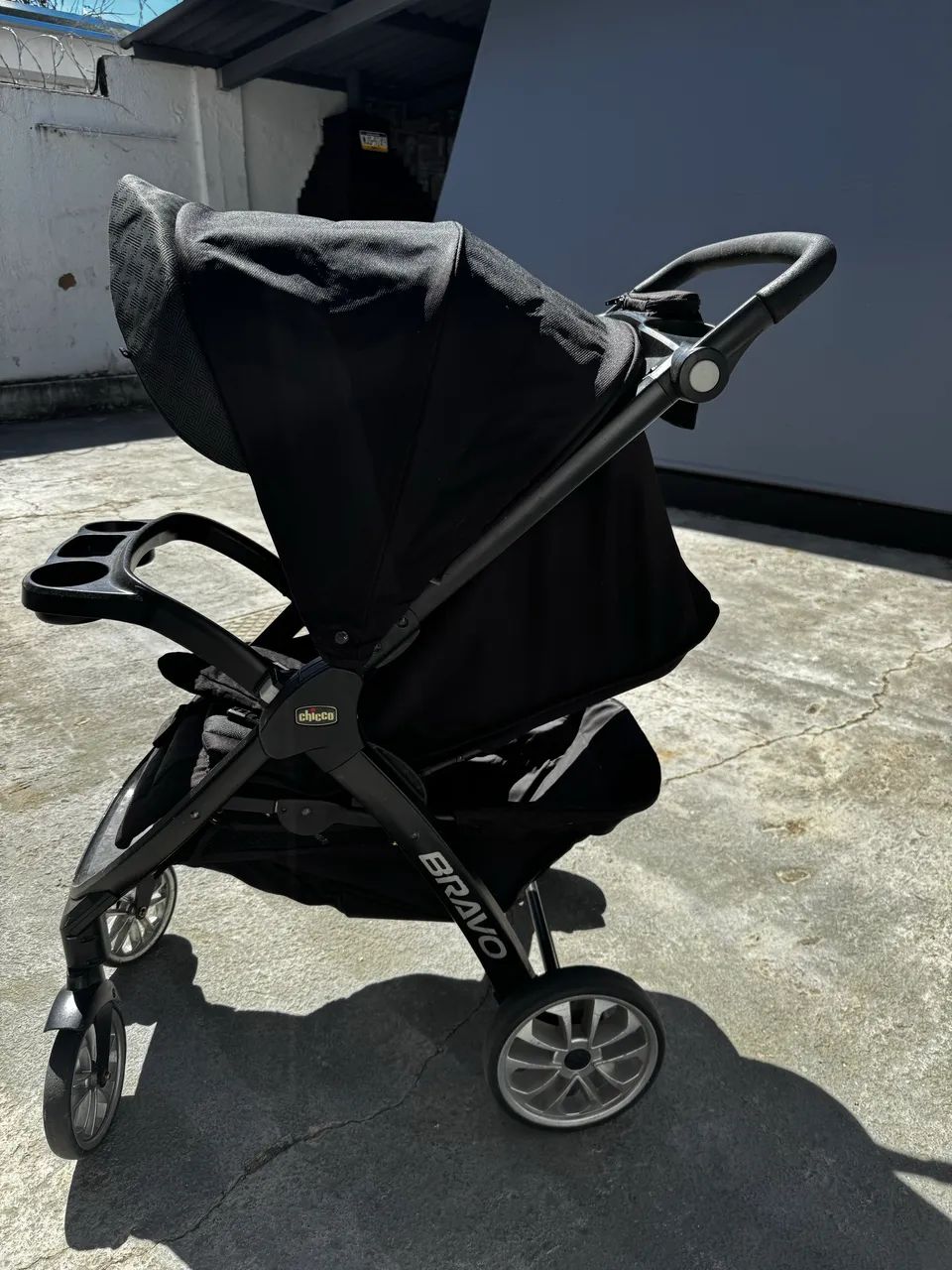 Vendo carrinho de Bebê Chicco Bravo! - Foto 3
