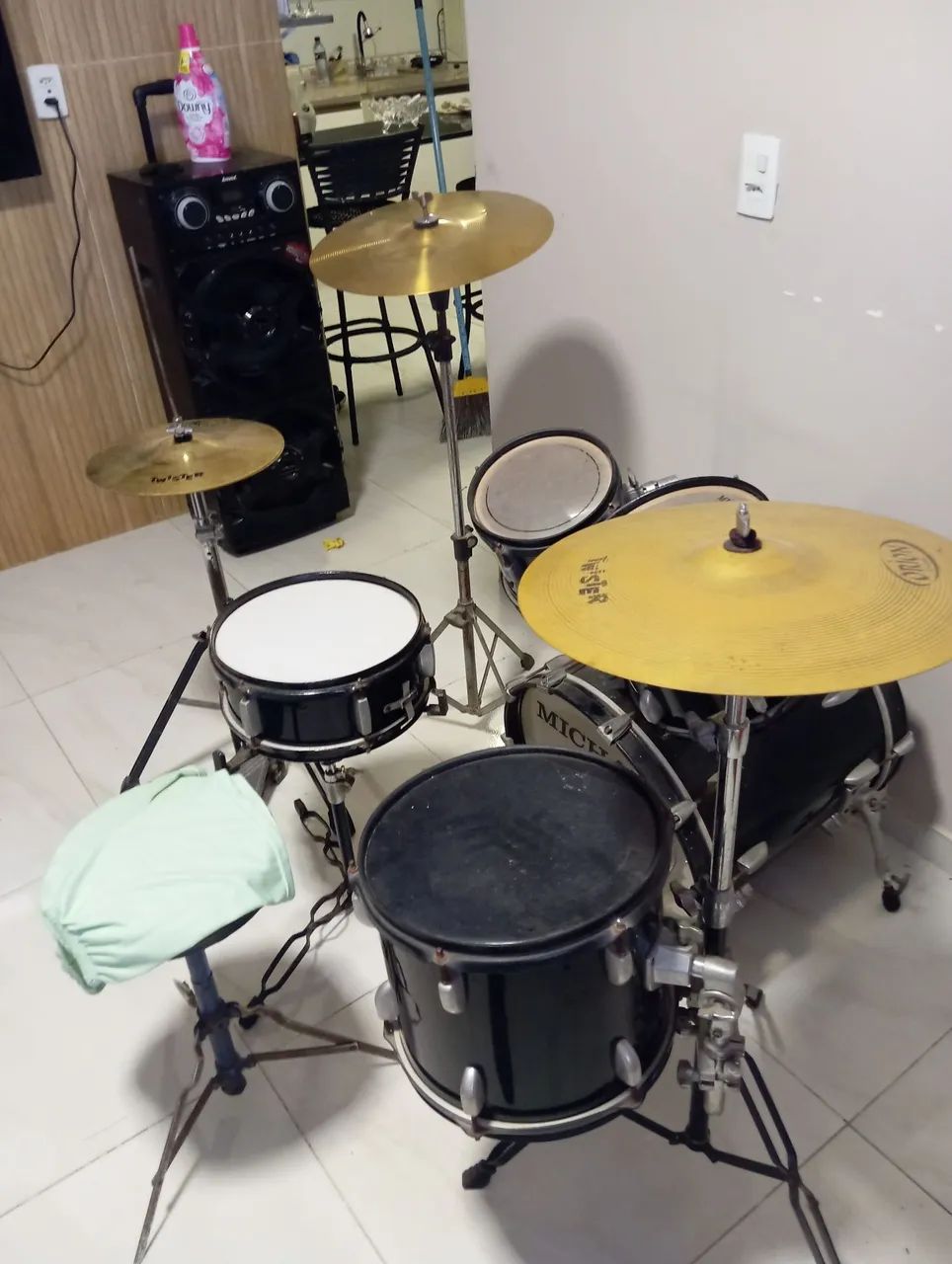 Bateria arcustica bem conservada contato * - Foto 2