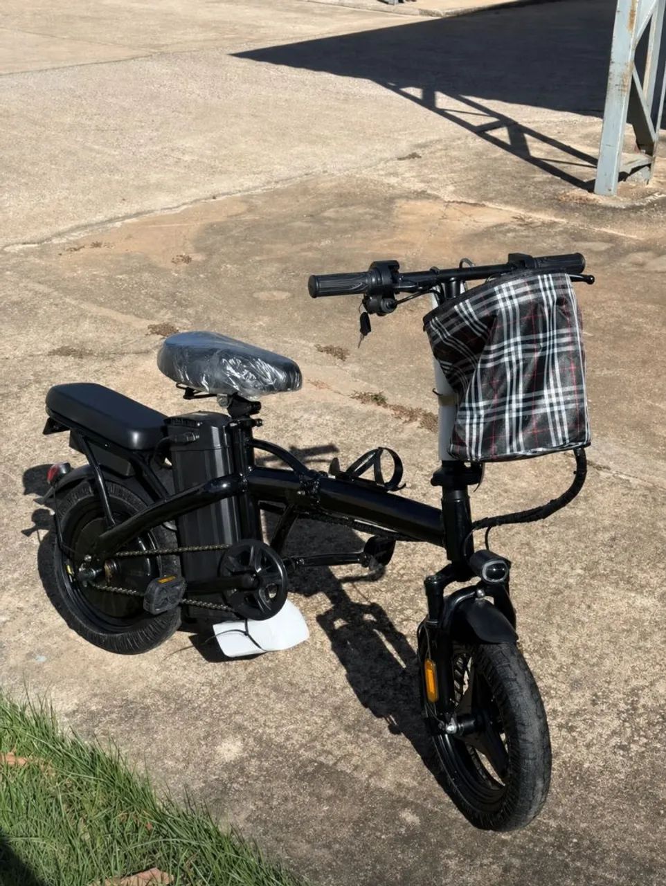 Bicicleta Elétrica Dobrável e Prática  - Foto 3