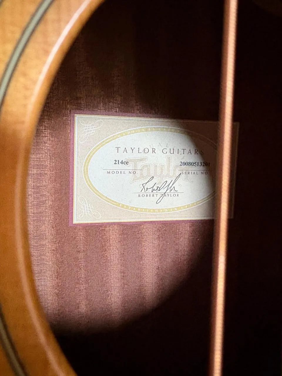 VIOLÃO TAYLOR 214 Americano ? 