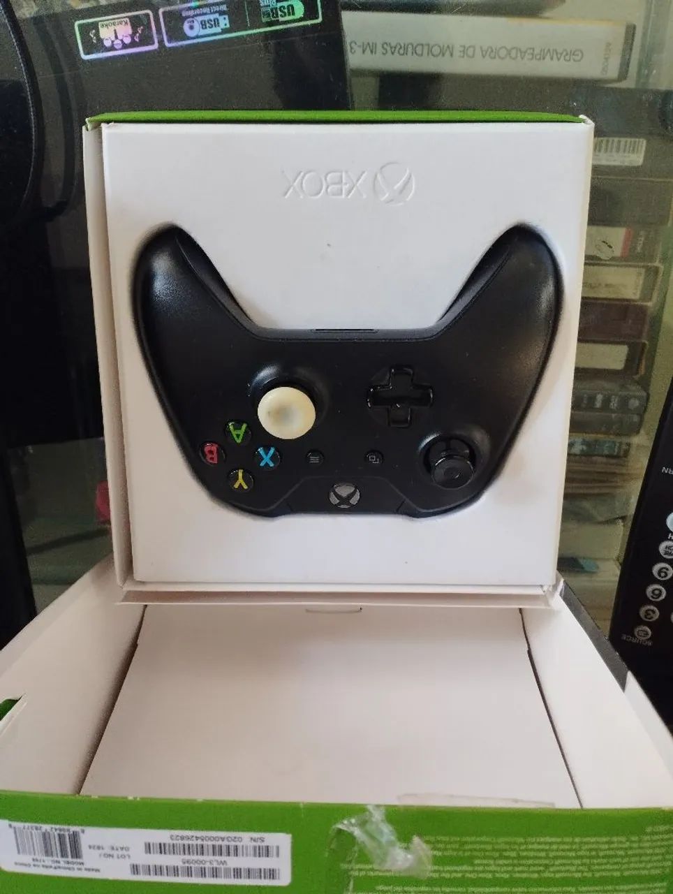 Xbox One 2 jogos e 2 controles - Foto 3