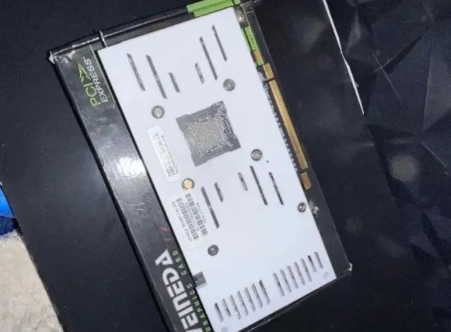 RX 5600XT 6GB excelente estado - Foto 3