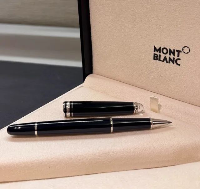 Caneta Mont Blanc com diamante 