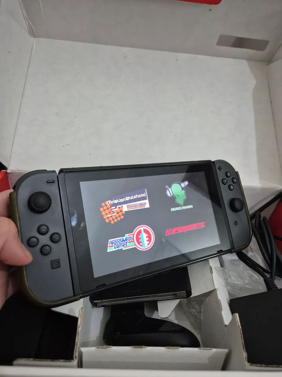 Nintendo switch 64gb - Consoles de Vídeo Game - Colônia Terra Nova