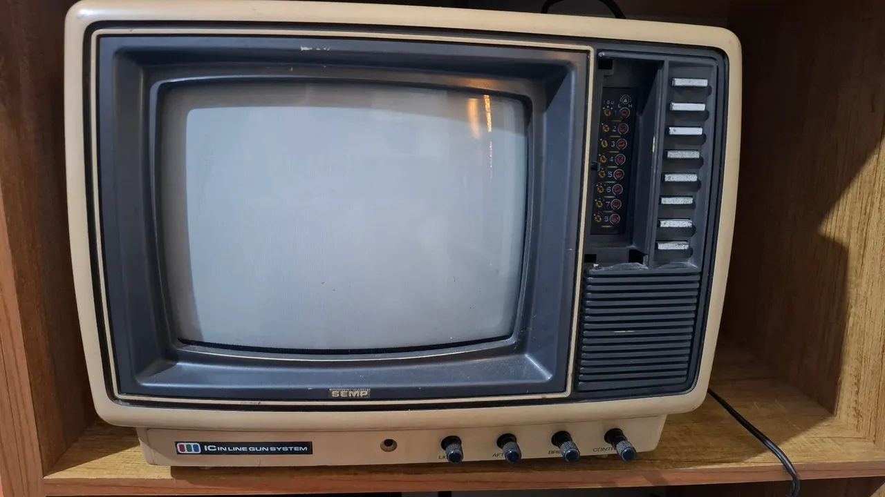 Tv antiga