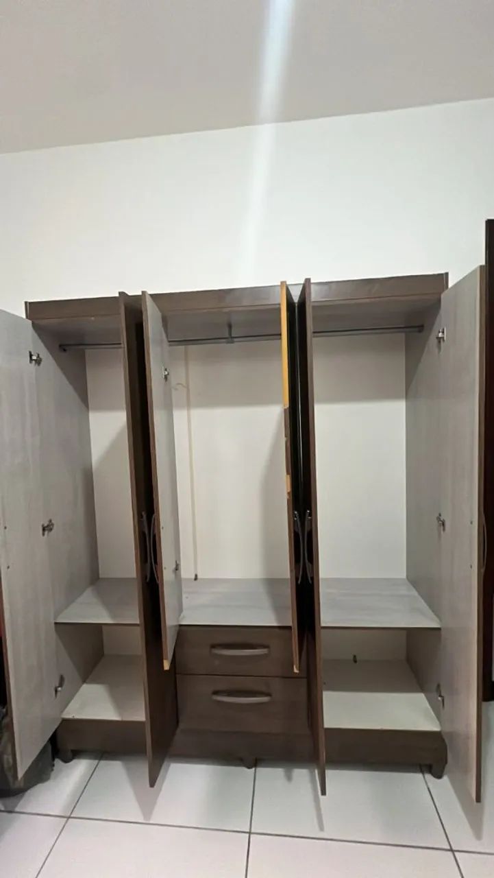 GUARDA ROUPA 6 PORTAS OTIMO ESTADO - Foto 2