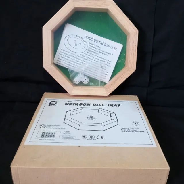  Jogo de Dados  Octógono Lacrado    com mesa em madeira forrada de coleção  com a caixa 