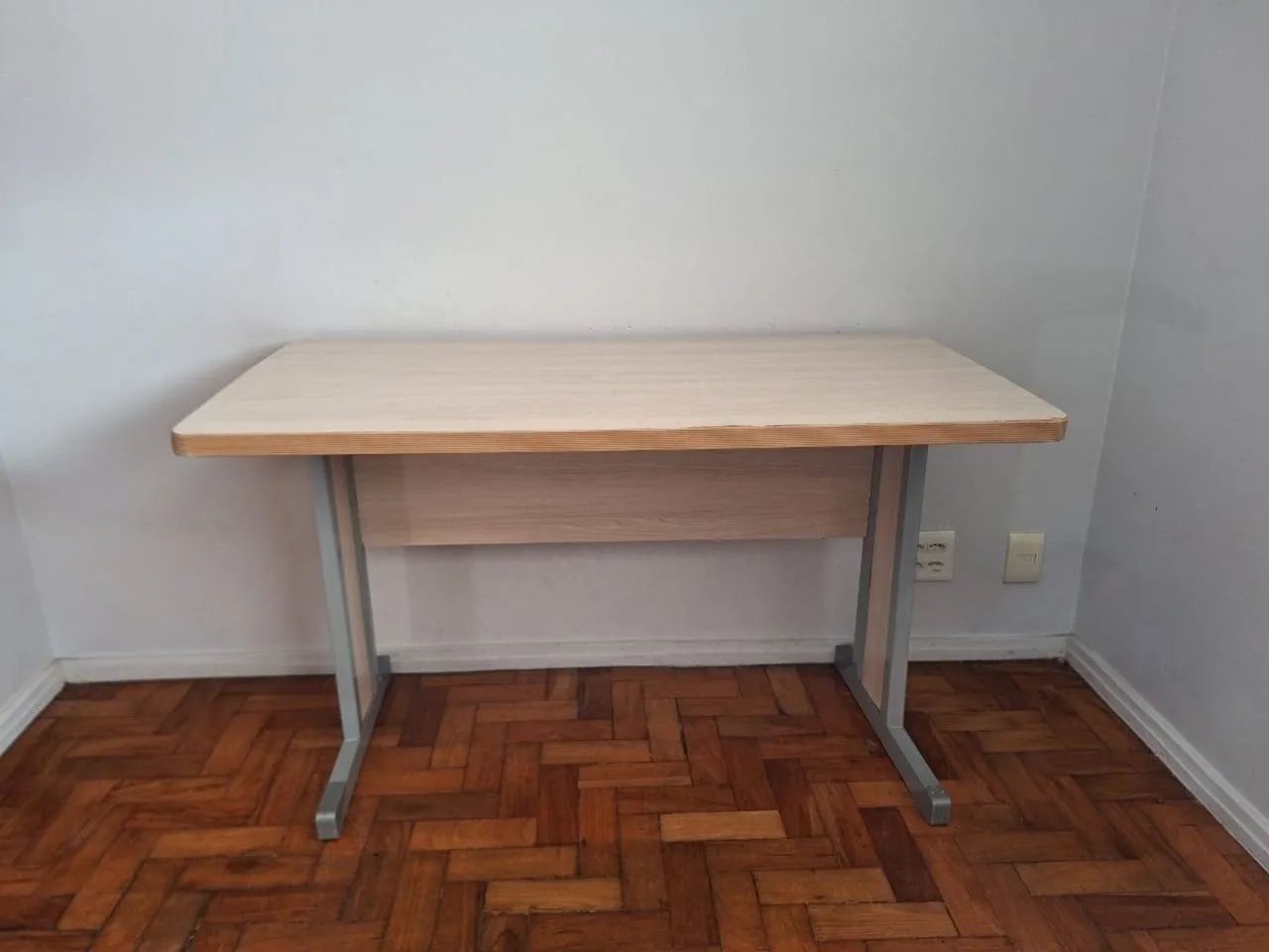 Mesa de Escritório 