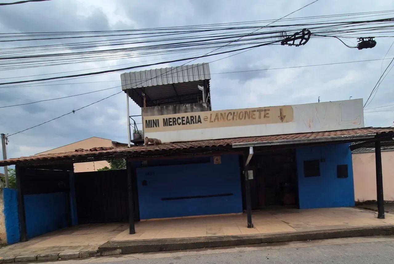 Casa com ponto Comercial no Bairro Faisqueira