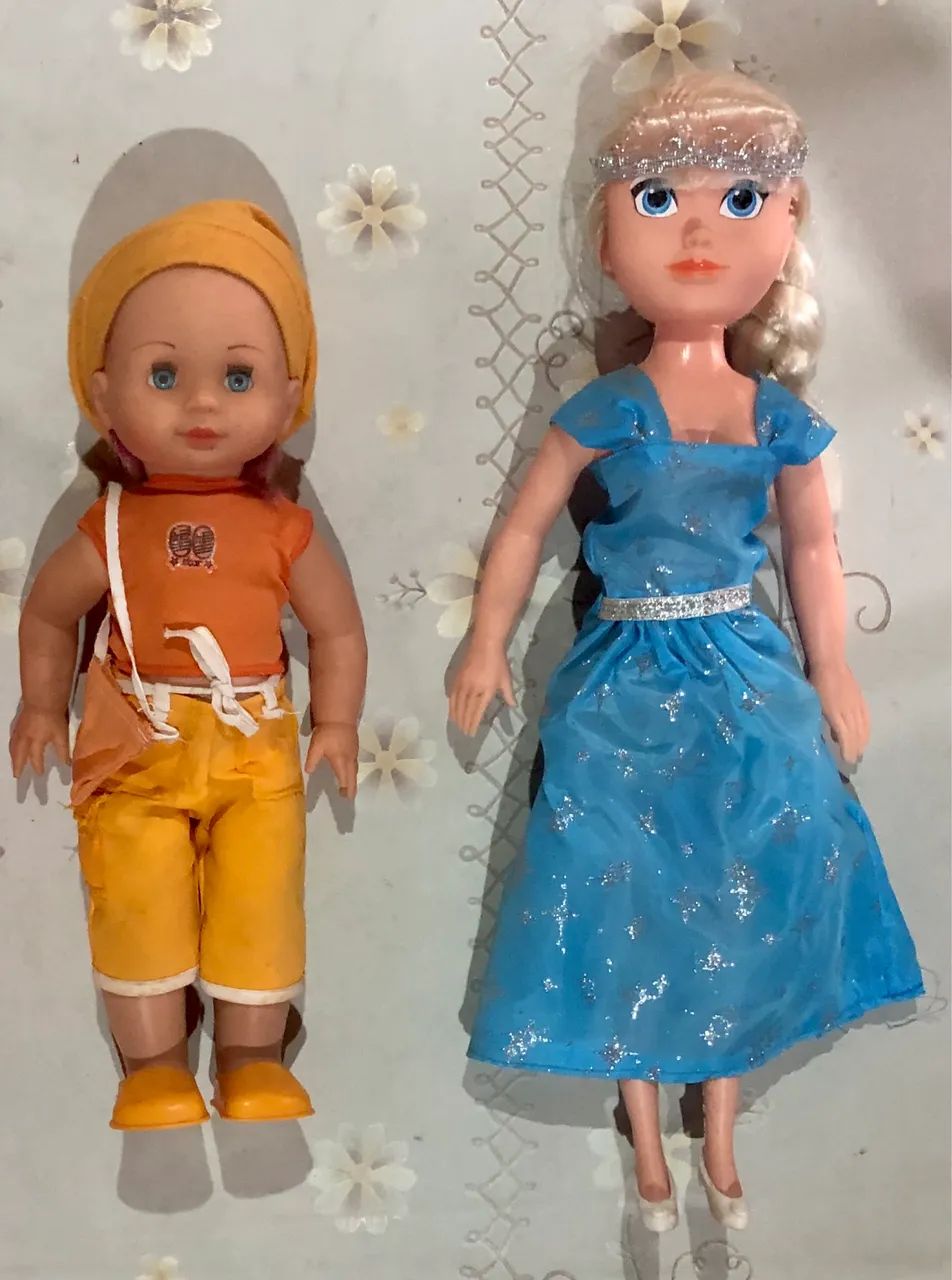 Bonecas de Plástico
