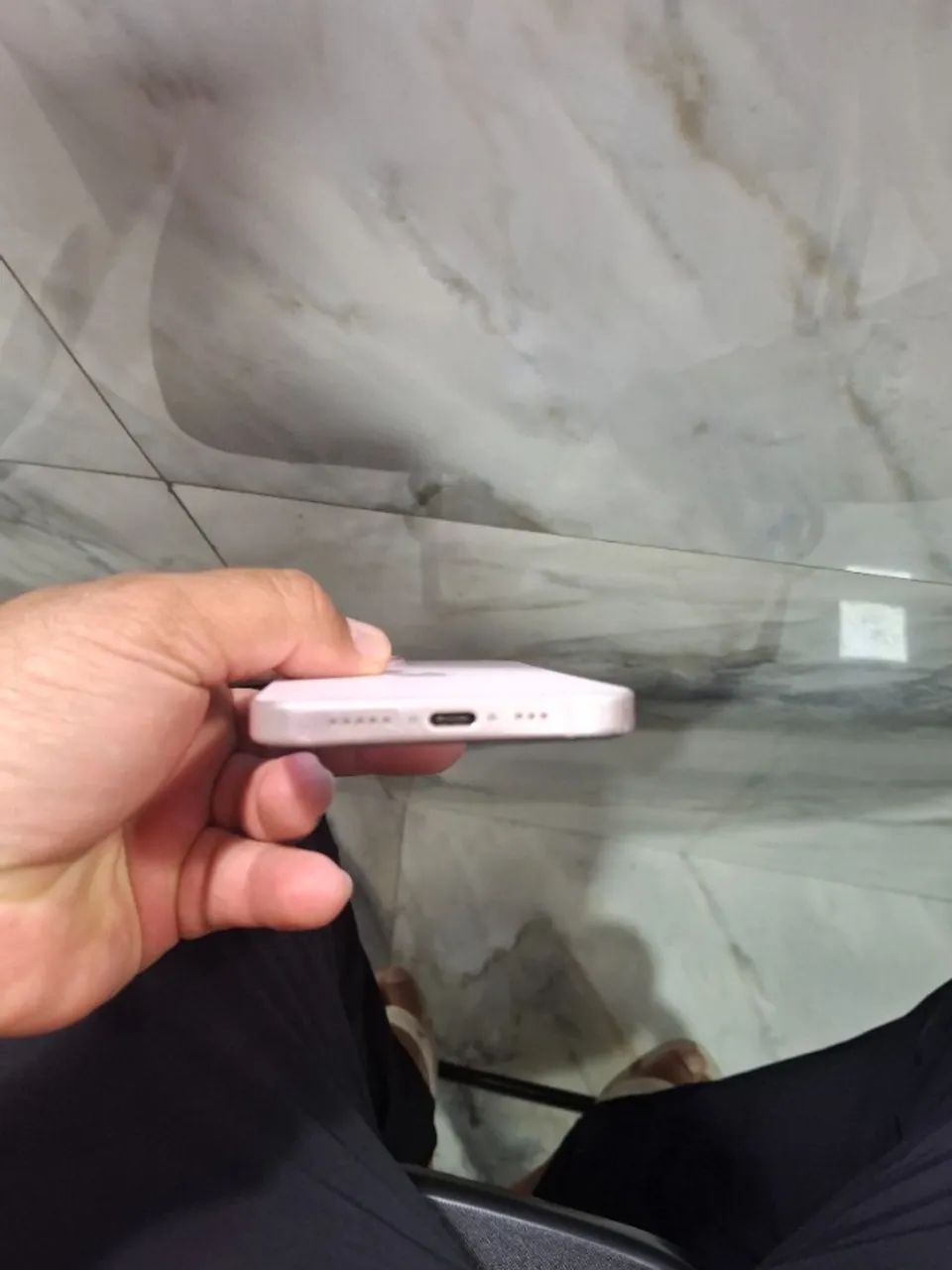 Vendo iphone 15 128gb com 78% de bateria ?  - Foto 4