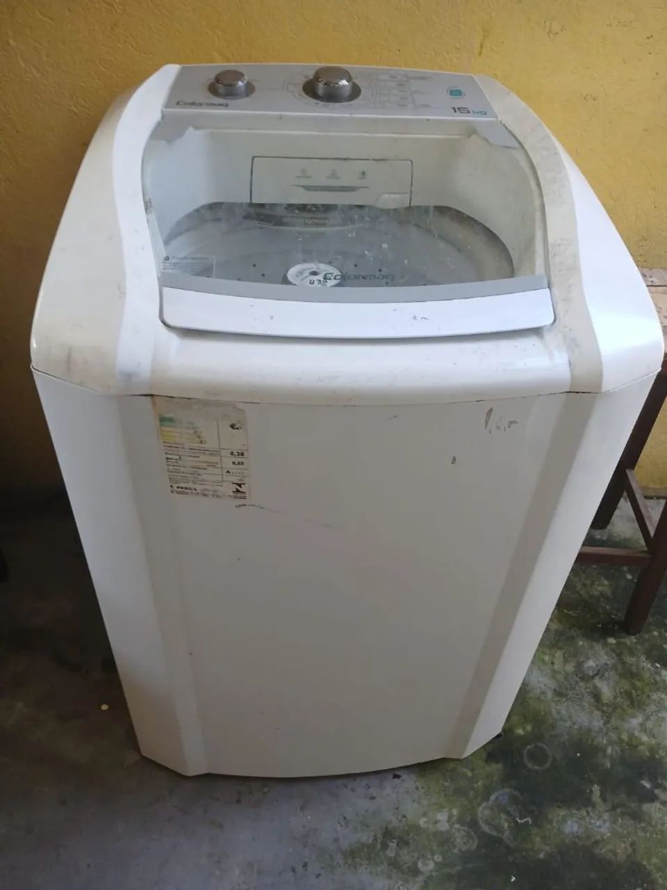 Vende-se máquina de lavar com defeito 