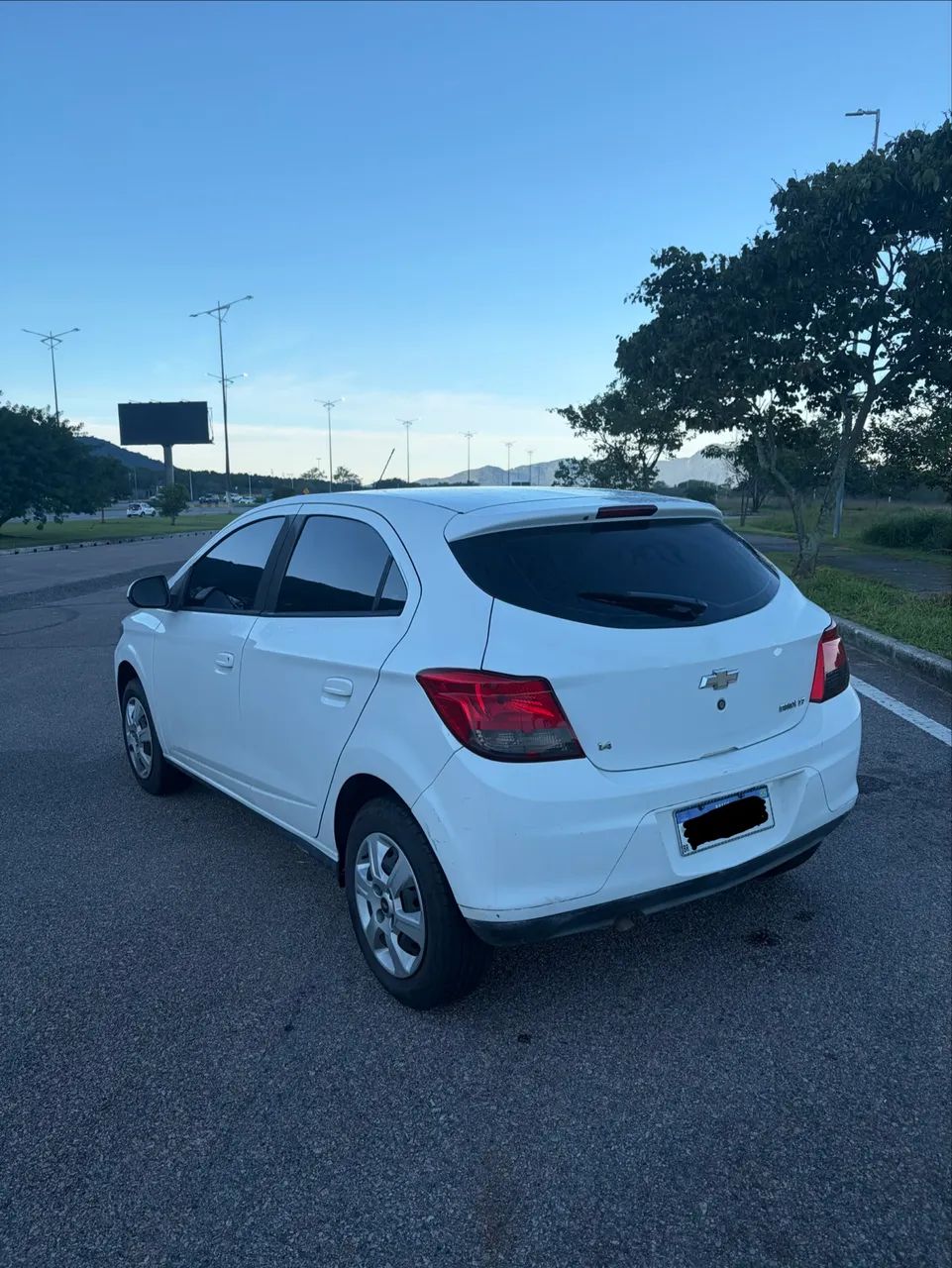 Chevrolet Onix Hatch LT 1.4 8V Flex Power Mec. 4P 2015 - Foto 3