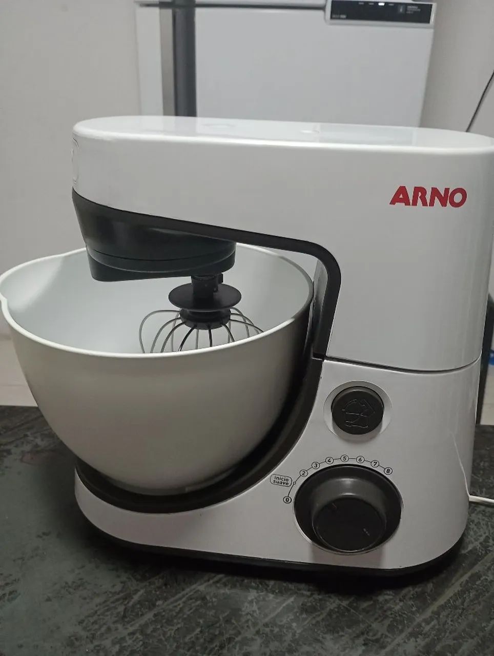 Batedeira Arno Branca 