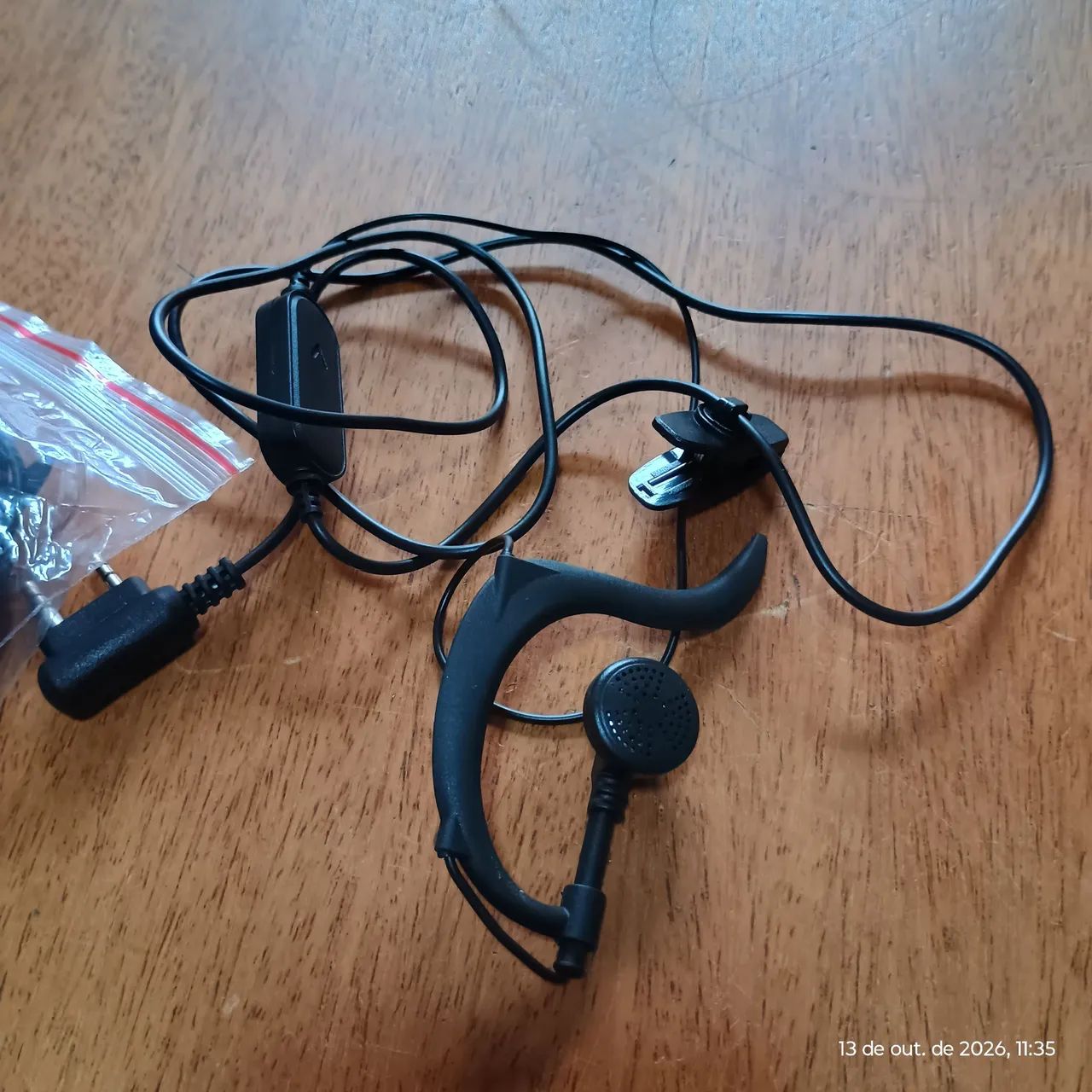 fone auricular com microfone e PTT (Push-to-Talk) com conector de 2 pinos - Foto 3