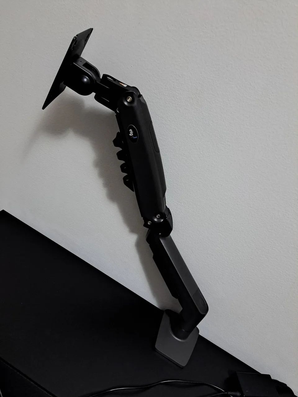 Suporte Articulado ELG F80N NOVO