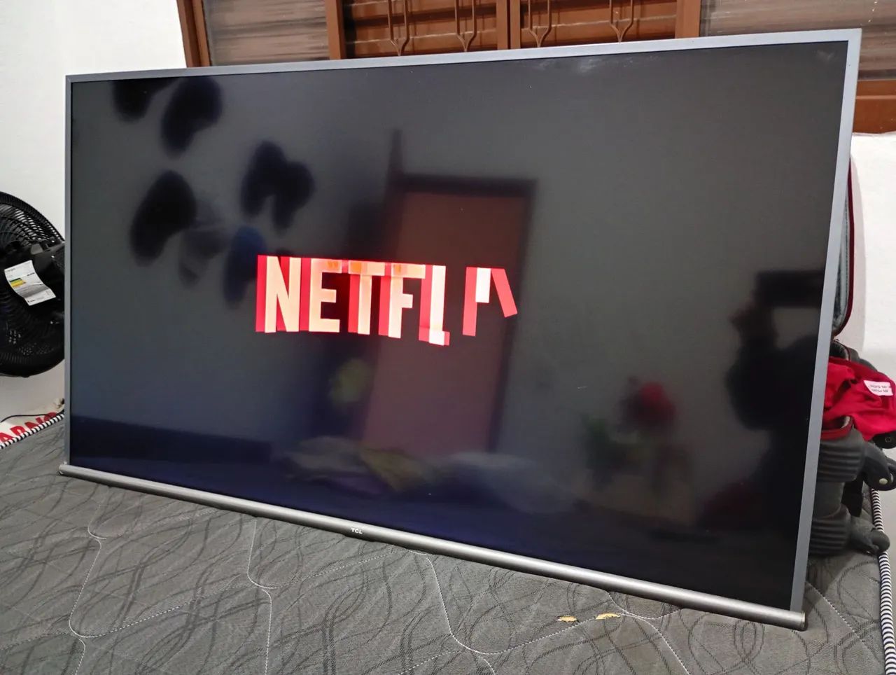 Vendo essa tv da TCL 50 polegadas smart 4k Android  - Foto 3
