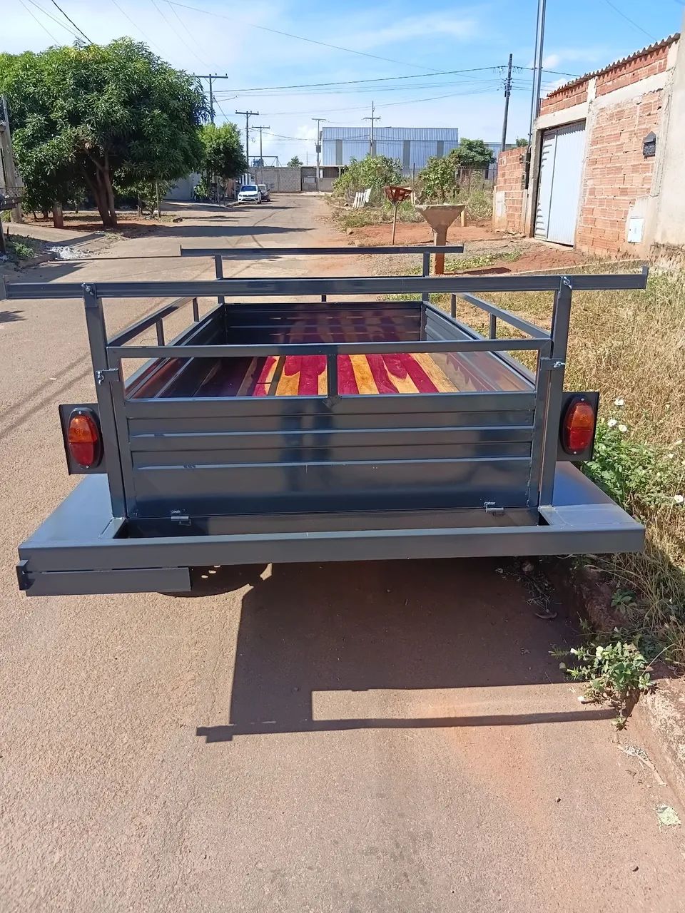 Carretinha 2 eixos a pronta entrega em trindade  - Foto 6