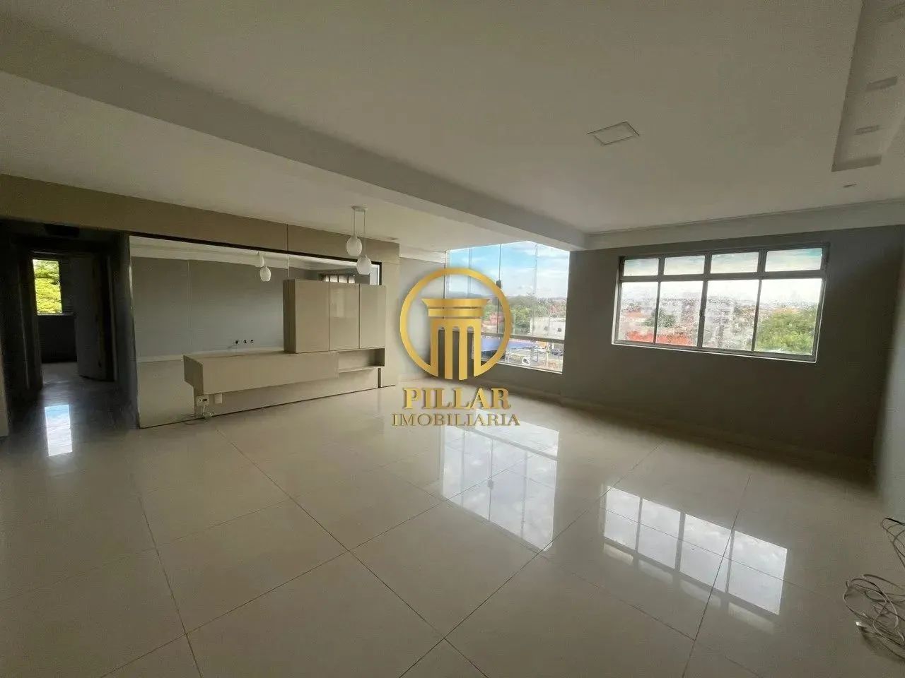 Imóvel para aluguel com 117 metros quadrados com 4 quartos em Sagrada Família - Montes Cla