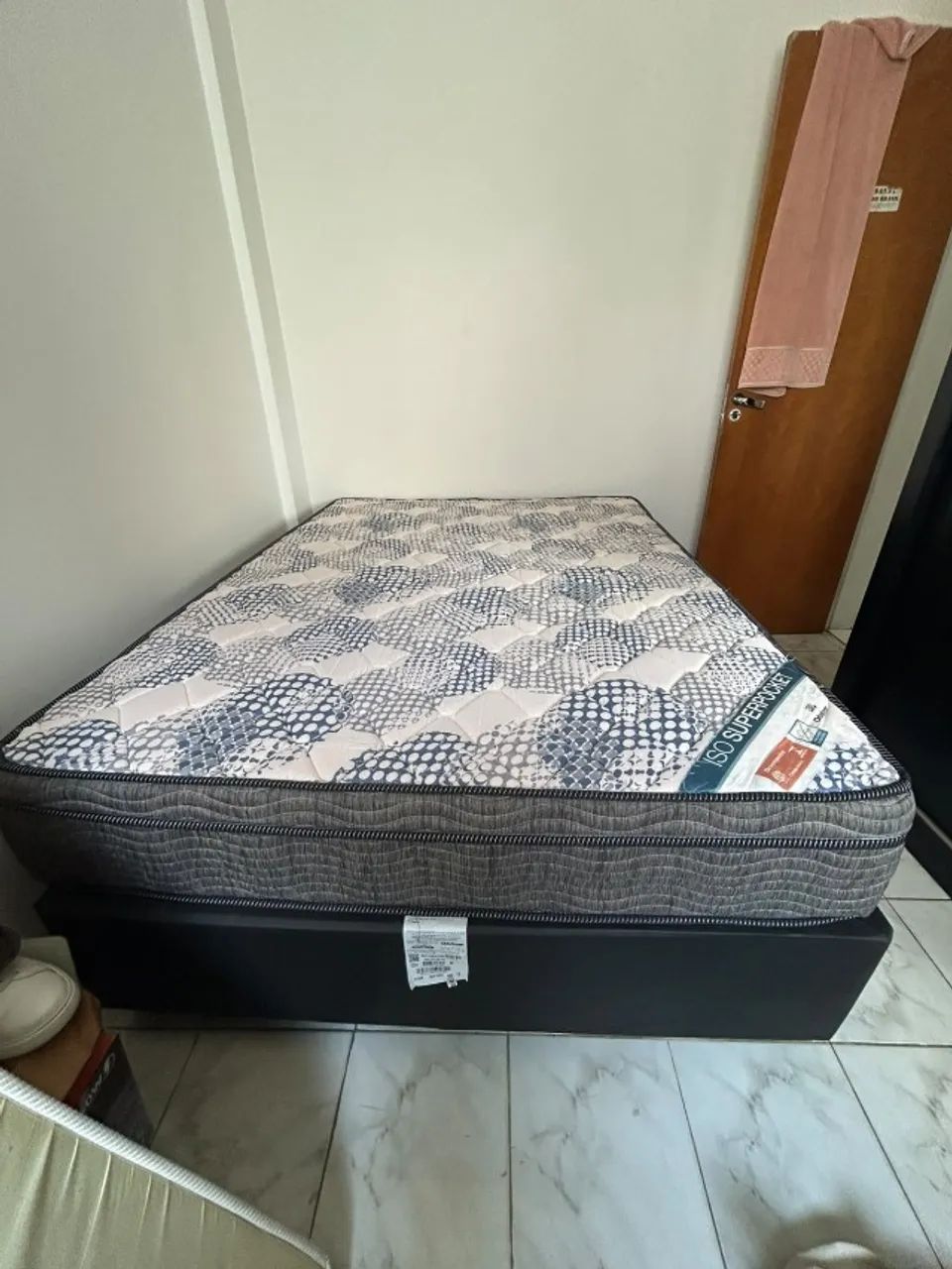 VENDE-SE CAMA E AR-CONDICIONADO - Foto 5
