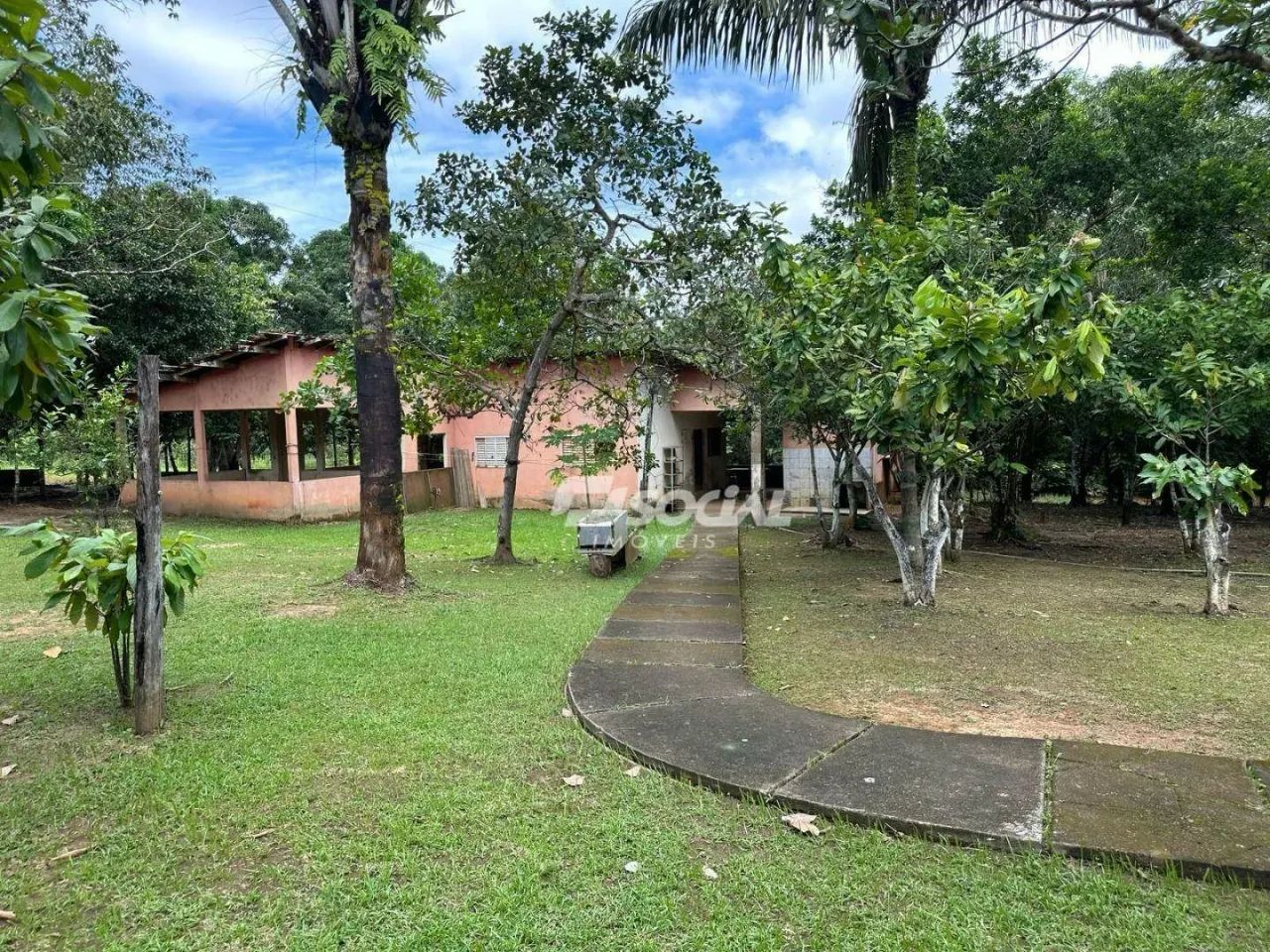 Excelente Chácara com igarapé - Planalto