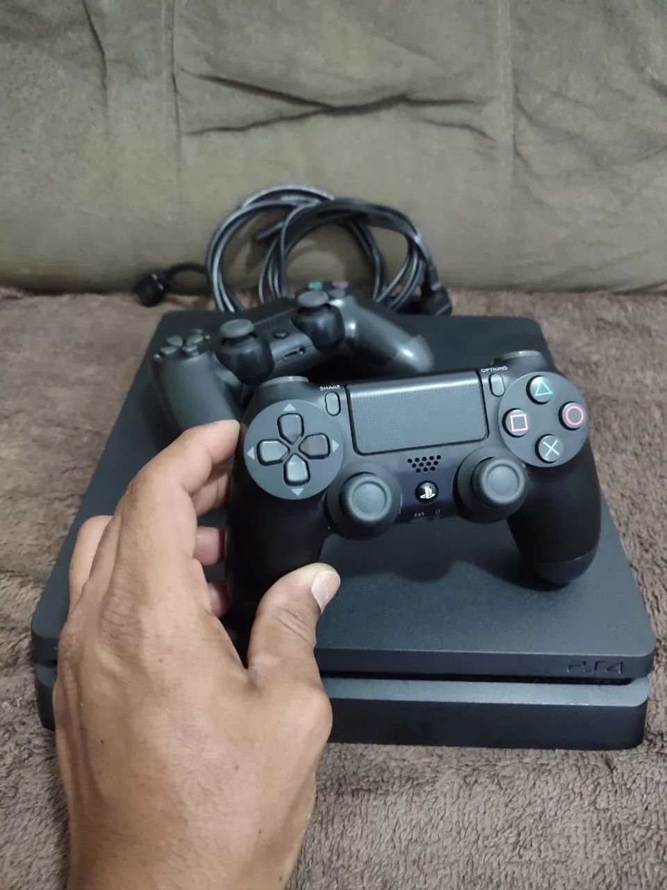 PS4 Slim - 1 tera - Foto 2