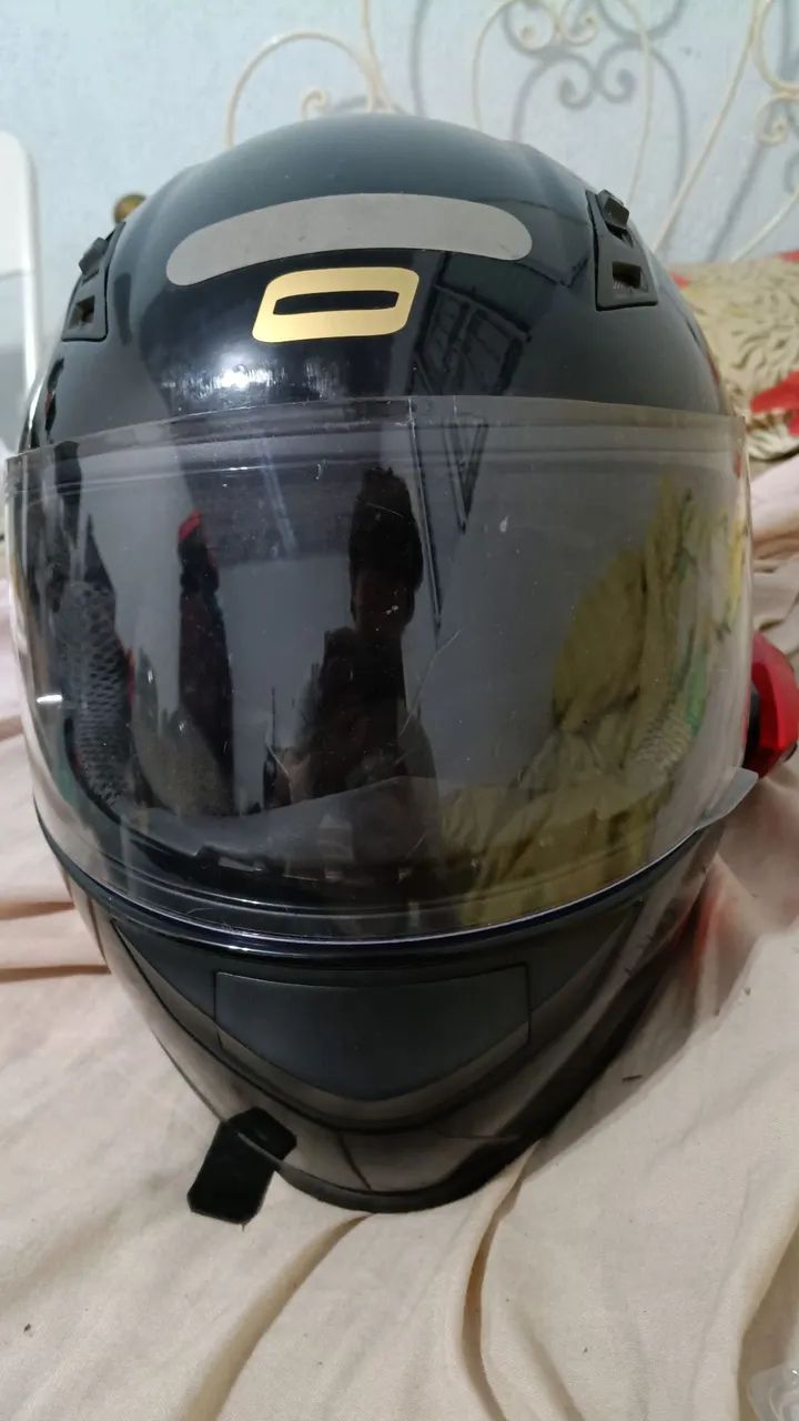 Vendo 4 capacetes, 2 com intercomunicador instalado (não vendo intercomunicador separado) - Foto 2
