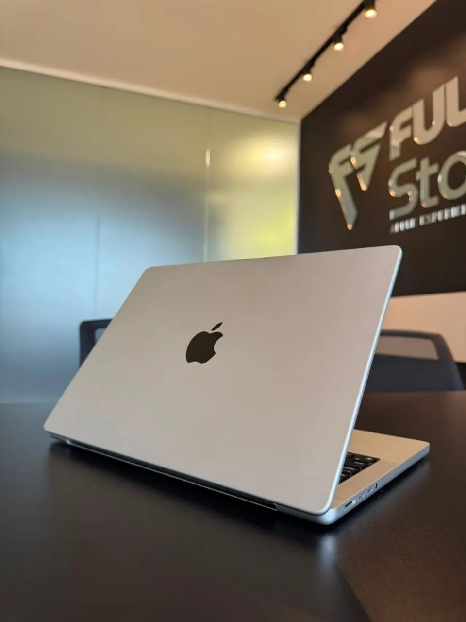 Macbook M3 PRO 18GB 512GB 14.2'' Silver 96% - Notebooks - Catolé