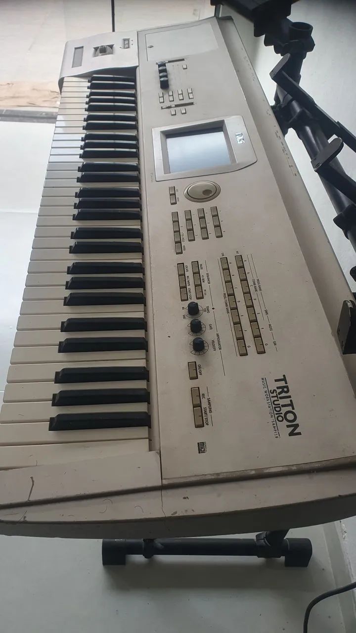 Teclado korg triton studio 61 - Foto 2