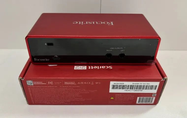 Interface De Áudio Focusrite Sacarlett 2i2 USB 3rd Geração   - Foto 2