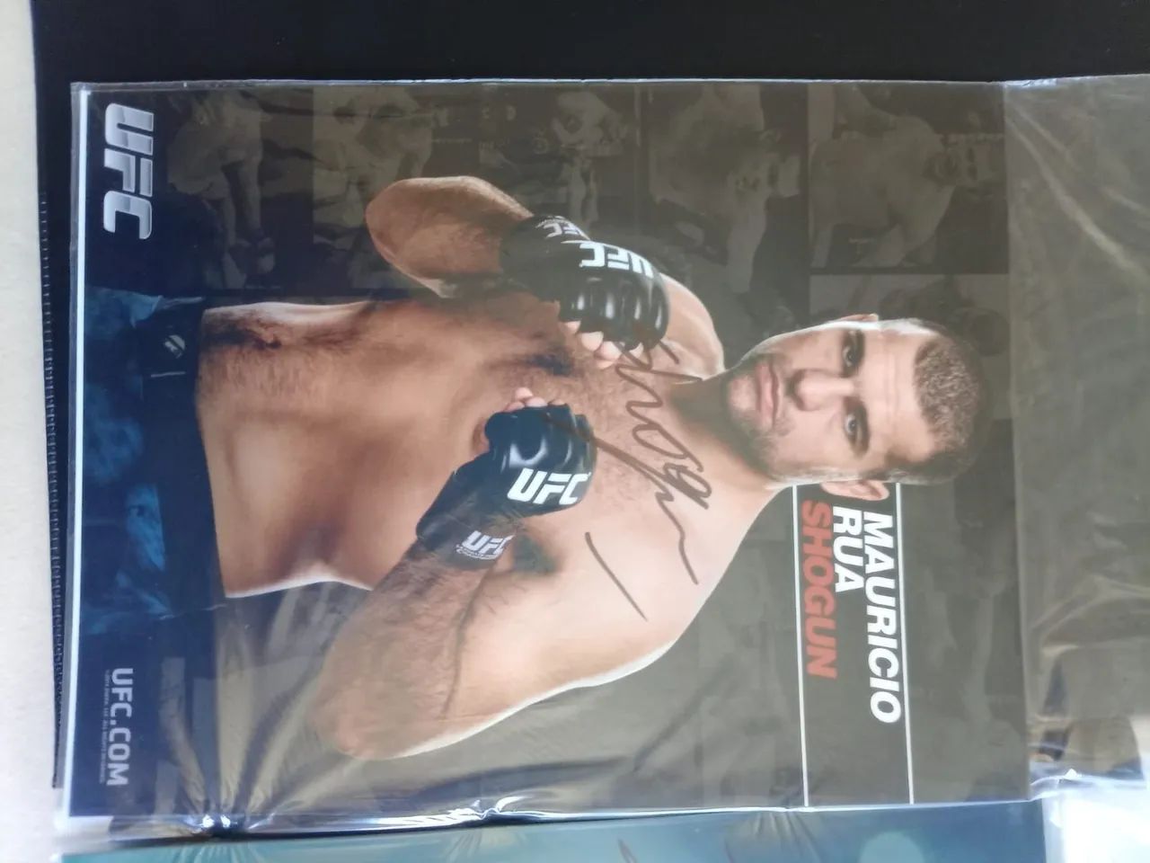 Poster de Lutadores UFC Autografado - Foto 2