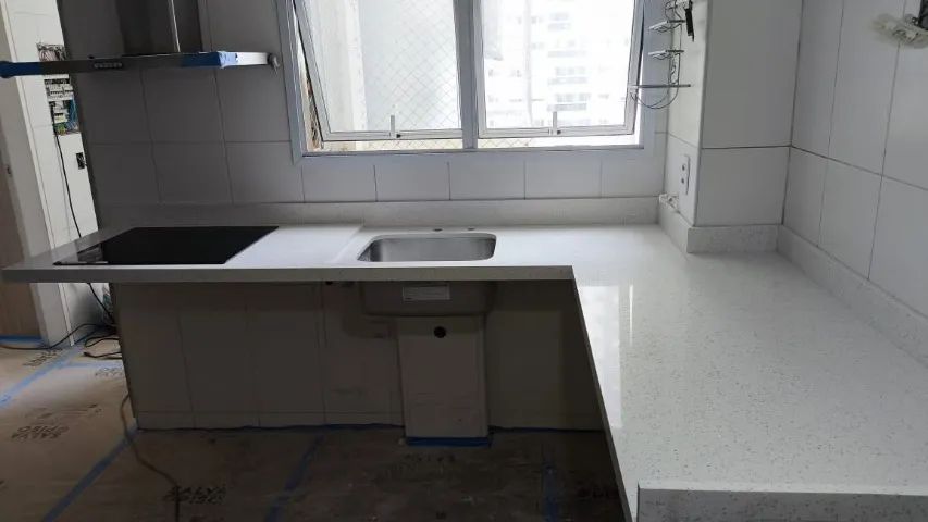 PIA COM BANCADA PLANEJADA - MARMORE BRANCO 