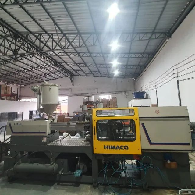 Injetora para Plásticos Himaco 220 Ton - Foto 4