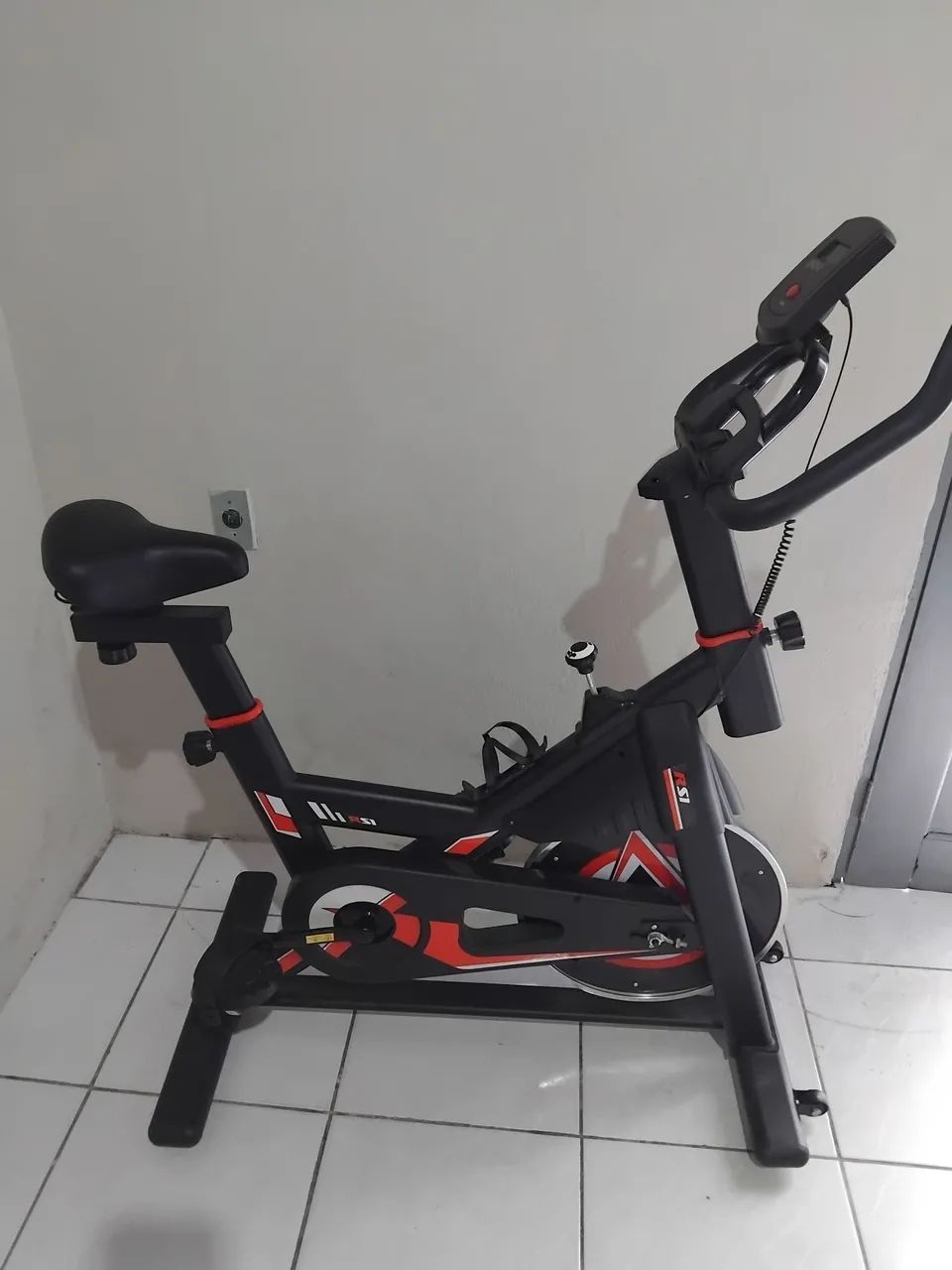 Bicicleta argometrica semi nova - Foto 4