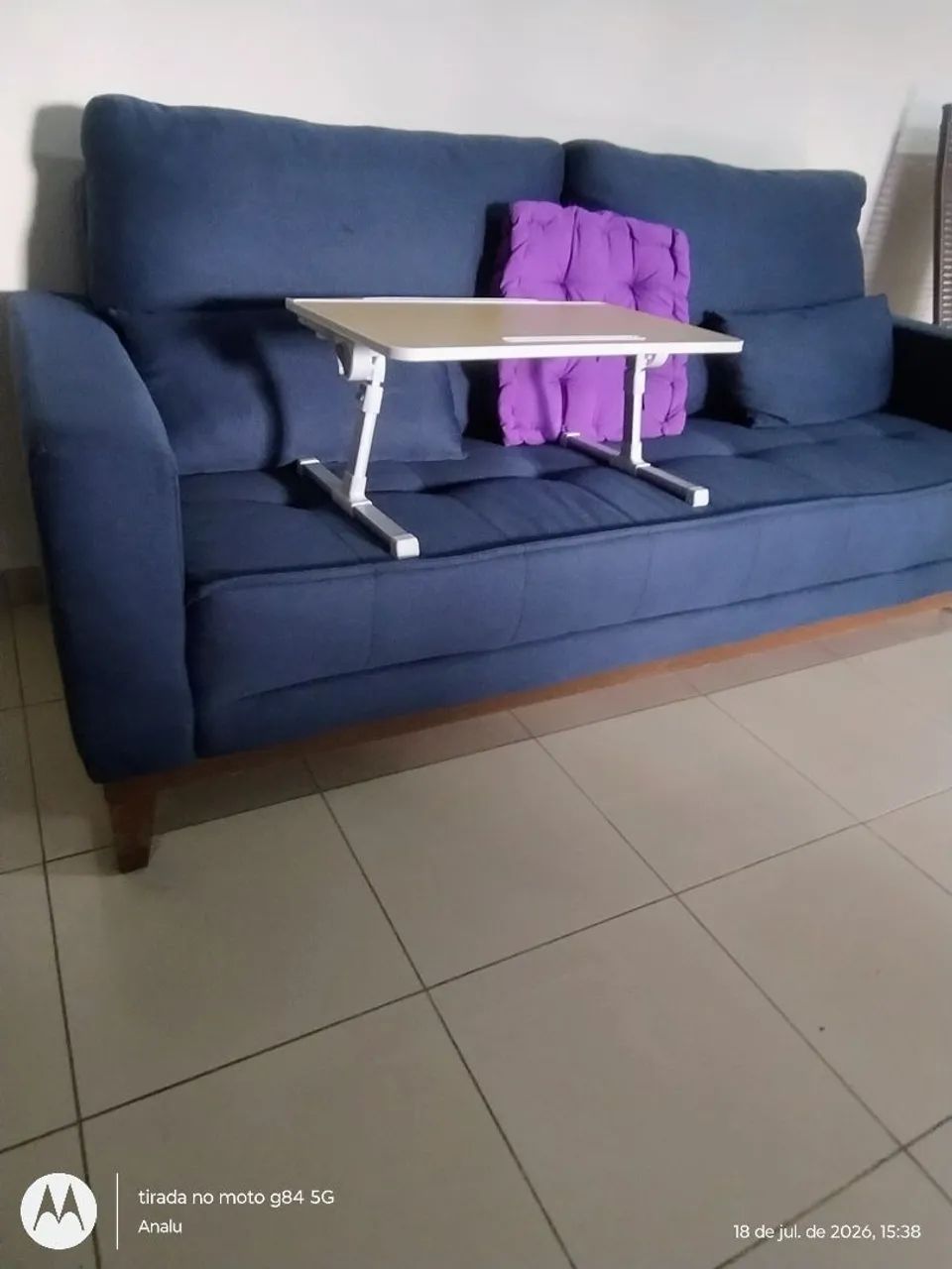 Mesinha de notebook articulável para sofá e cama. 