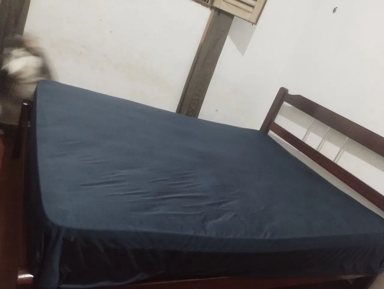 Cama de madeira 