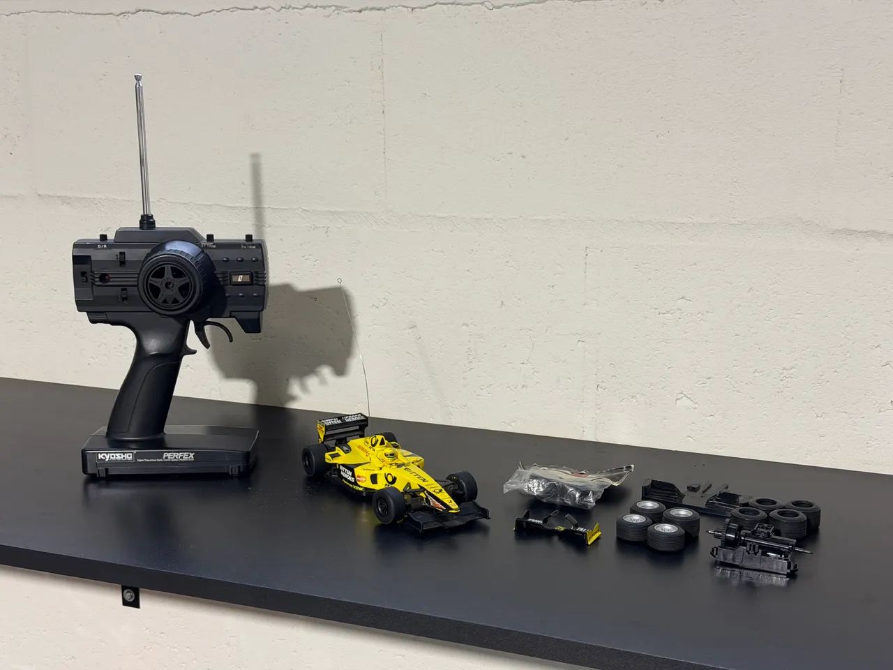 Automodelo Kyosho Mini-Z Fórmula 1 - Elétrico escala 1/28 - Foto 2
