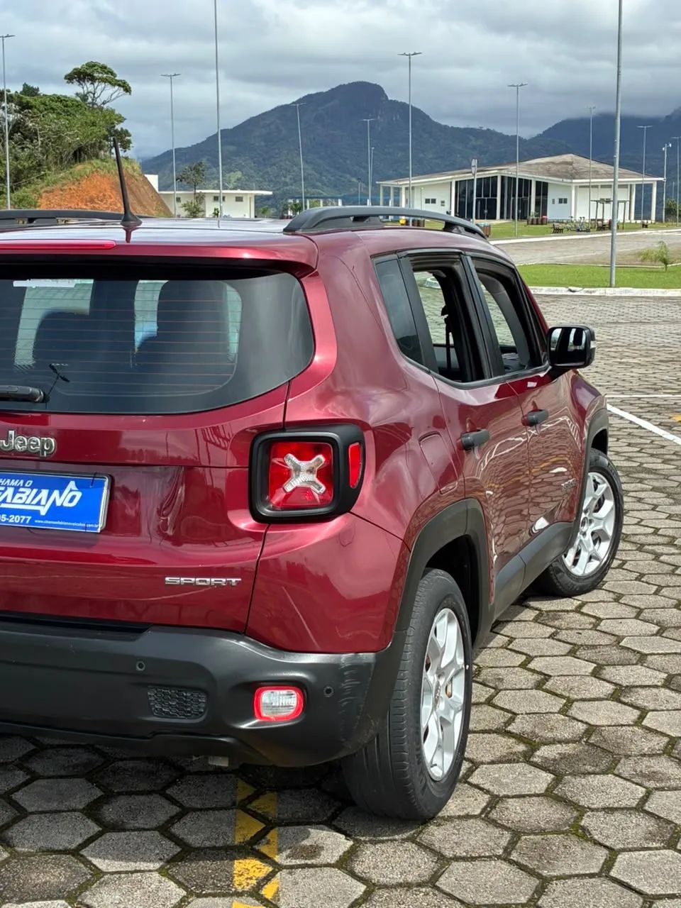Jeep Renegade Sport 1.8 4x2 Flex 16V Mec., foto 3 de 20