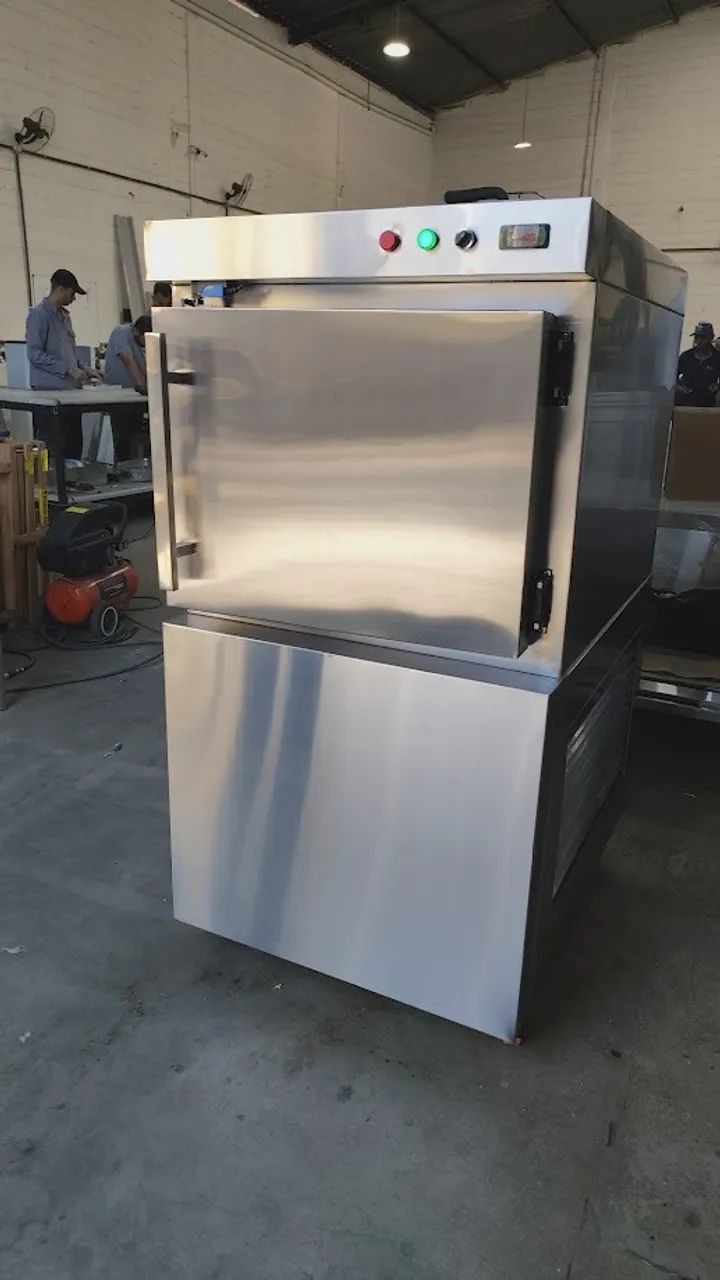 Ultra Freezer para 200 Canecas Alta Produção