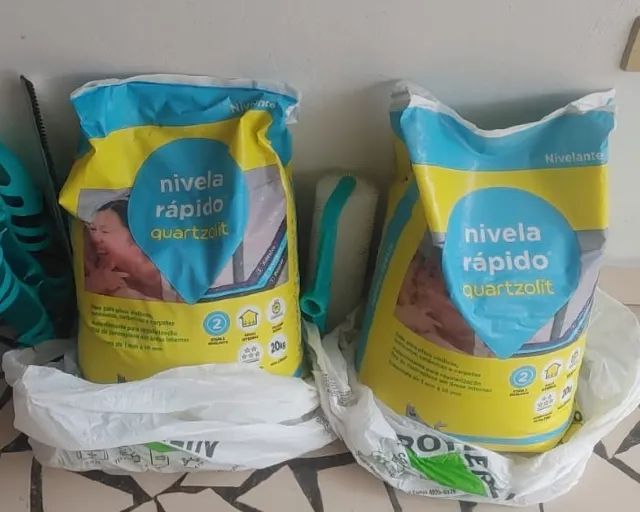 Argamassa Autonivelante Interno 20kg Cinza Nivela Rápido Quartzolit - METADE DO PREÇO!!!
