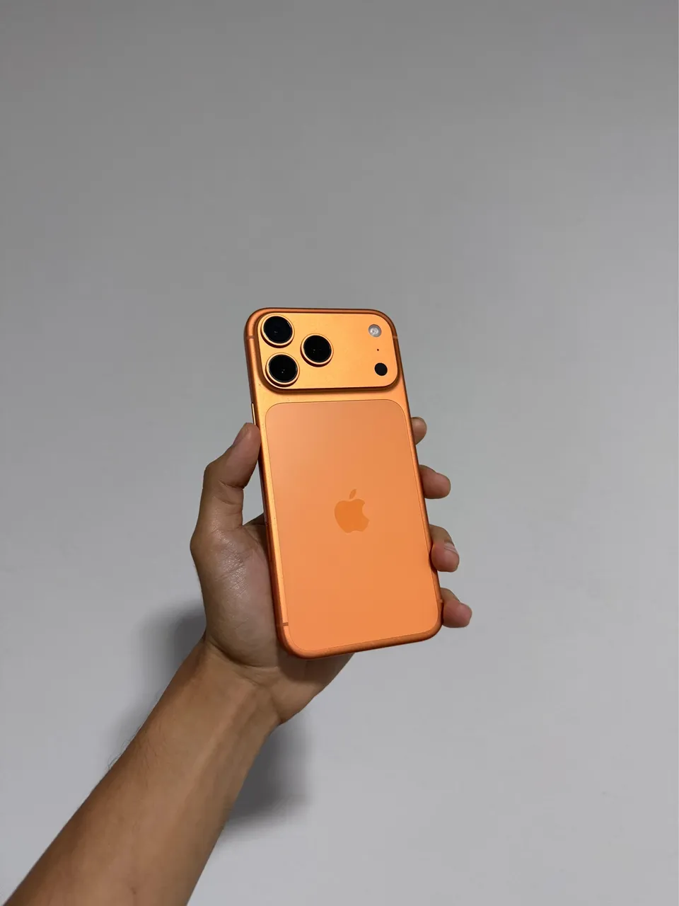 iPhone 16 Pro Max 256GB - Bateria 94% - Celulares e Smartphones