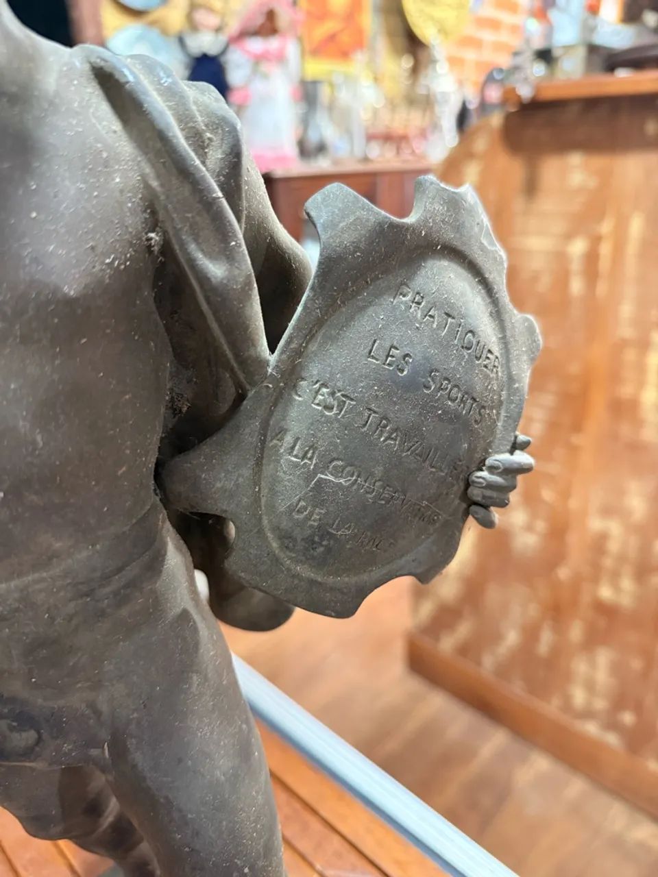 Escultura de atleta  - Foto 4
