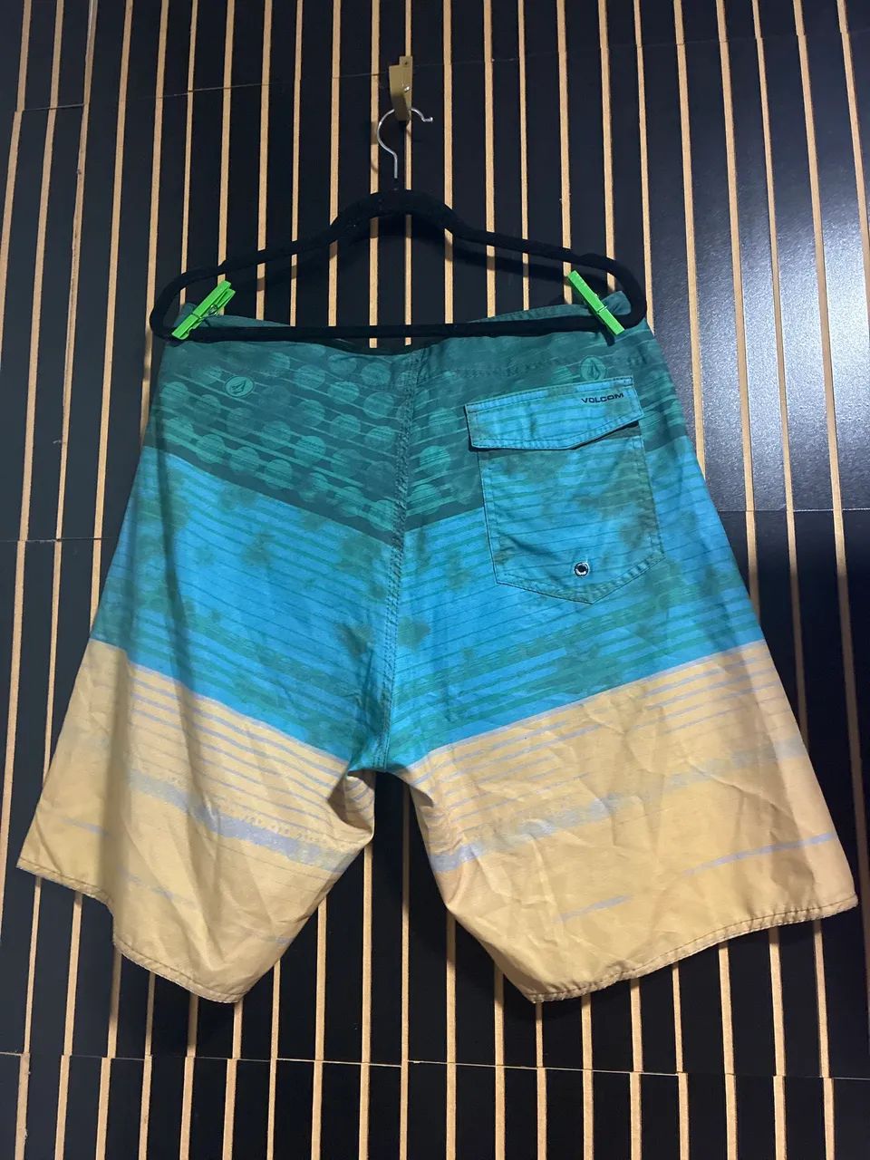 Bermuda de praia volcom  tamanho 44 - Foto 2