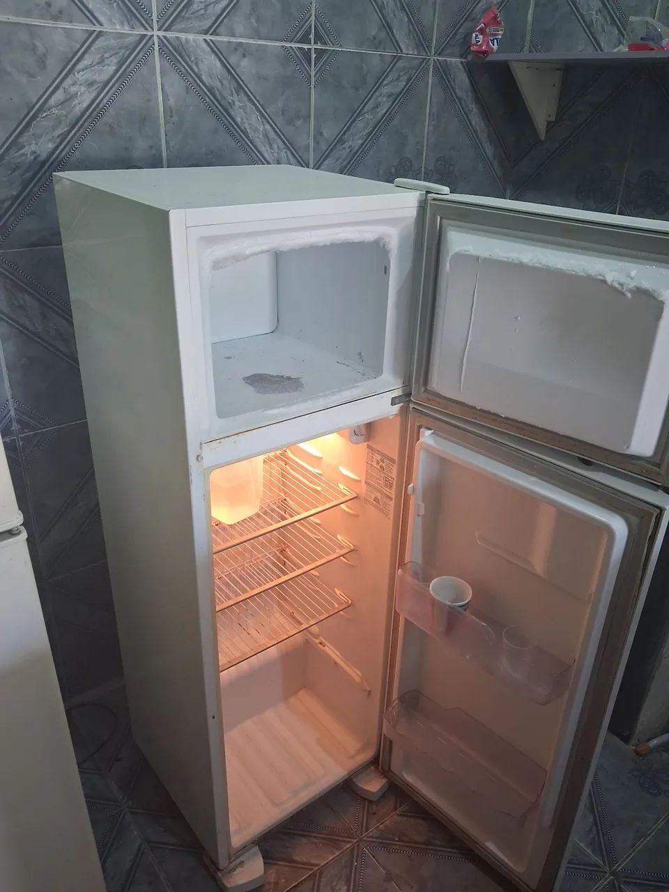 Geladeira Electrolux em ótimo estado. COM GARANTIA. - Foto 4