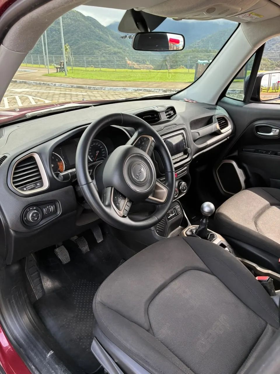 Jeep Renegade Sport 1.8 4x2 Flex 16V Mec., foto 18 de 20