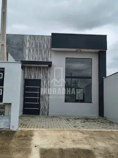 Linda casa com 3 dormitórios em Loteamento Fechado
