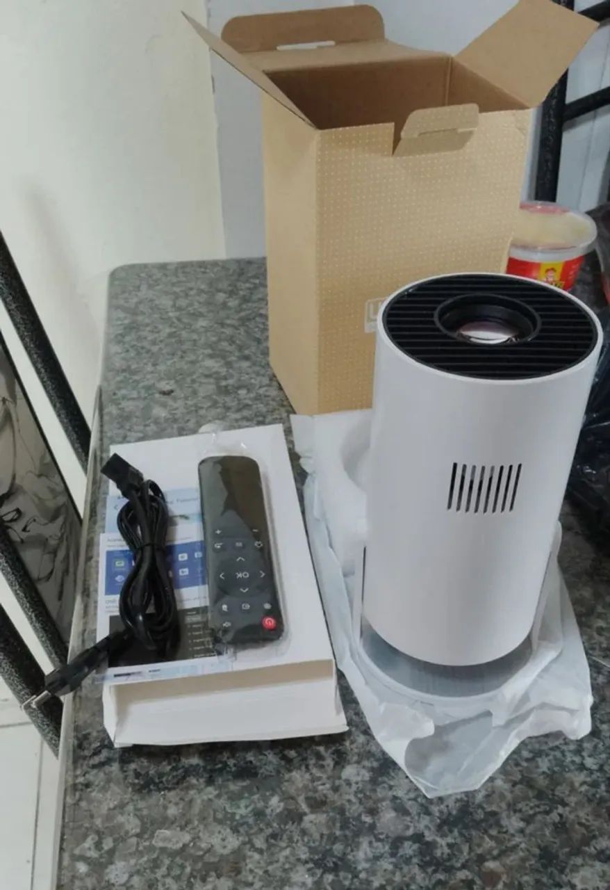 Projetor 4k com wi-fi e bluetooth  - Foto 2