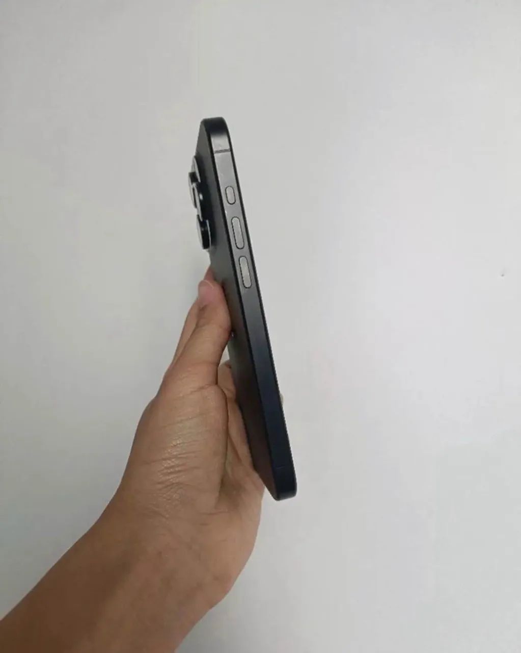 Vendo ou troco iPhone 15 Pro 256GB - Foto 2