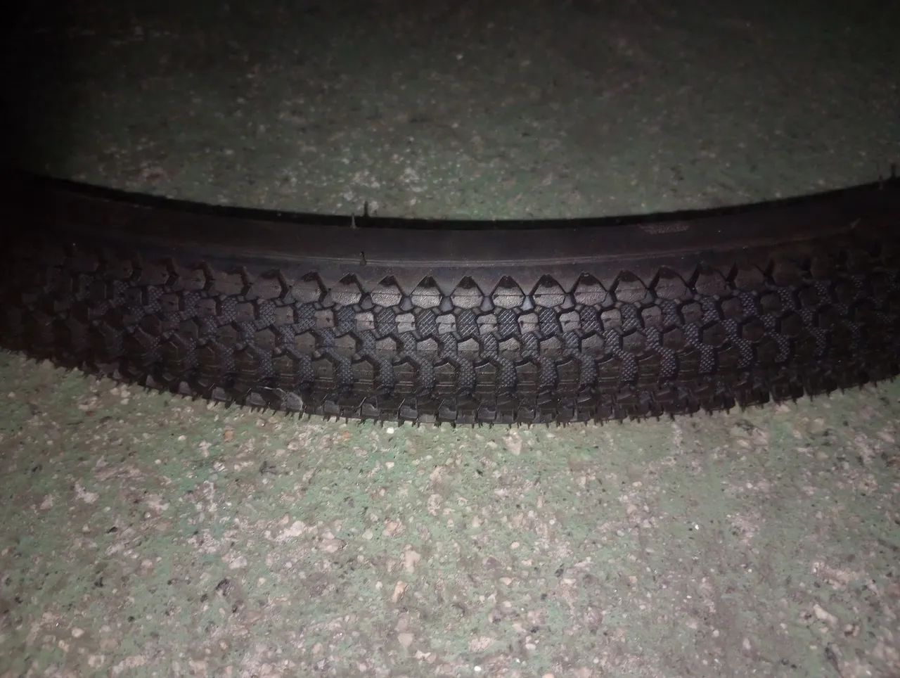 Pneu de bicicleta aro 29 - Foto 2